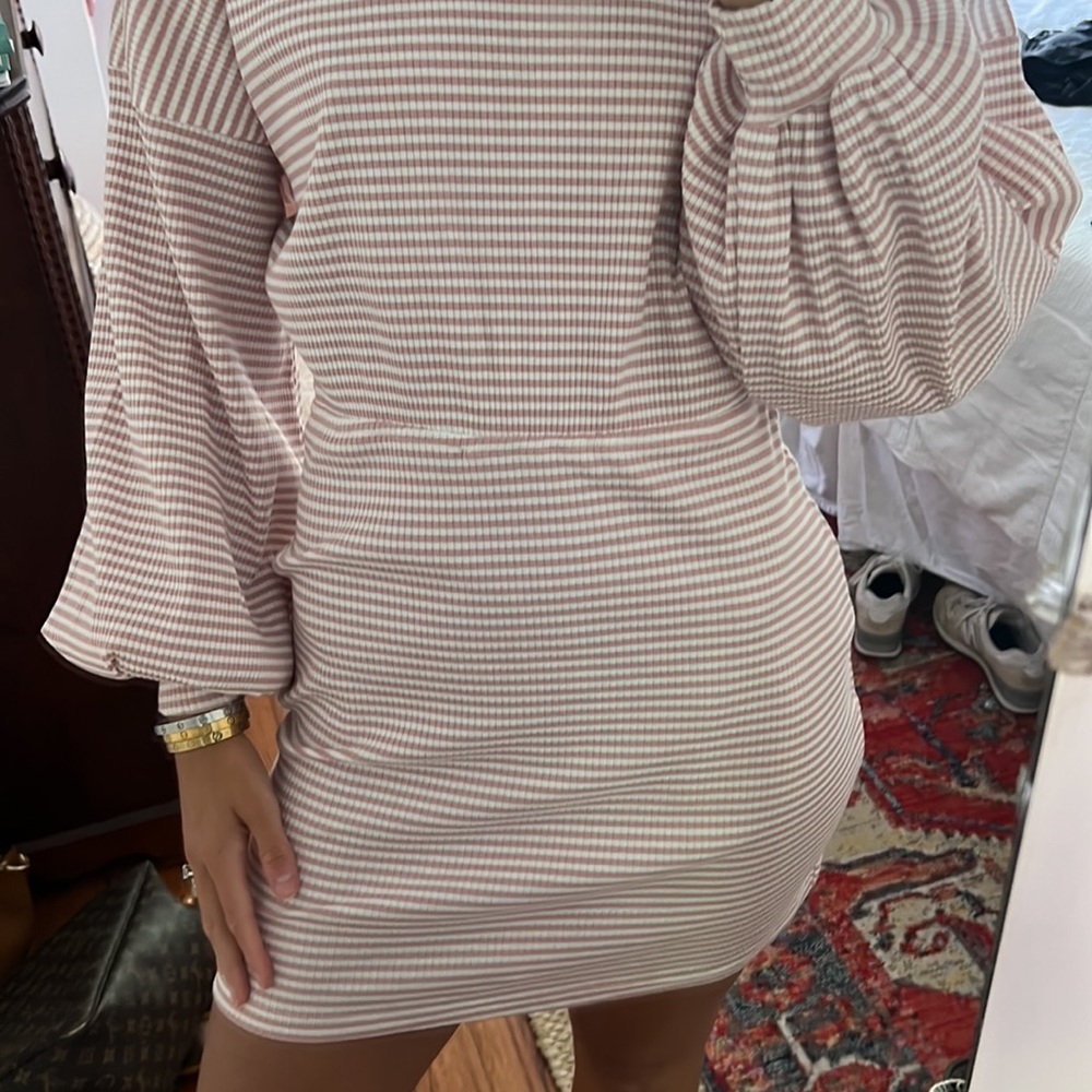 Dress - Picture 2 of 8